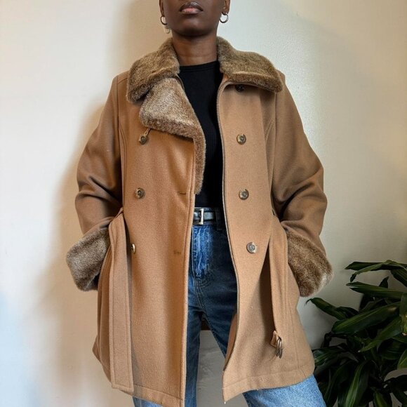 Elegant Tan Pea Coat with Faux Fur Trim - Picture 4 of 8